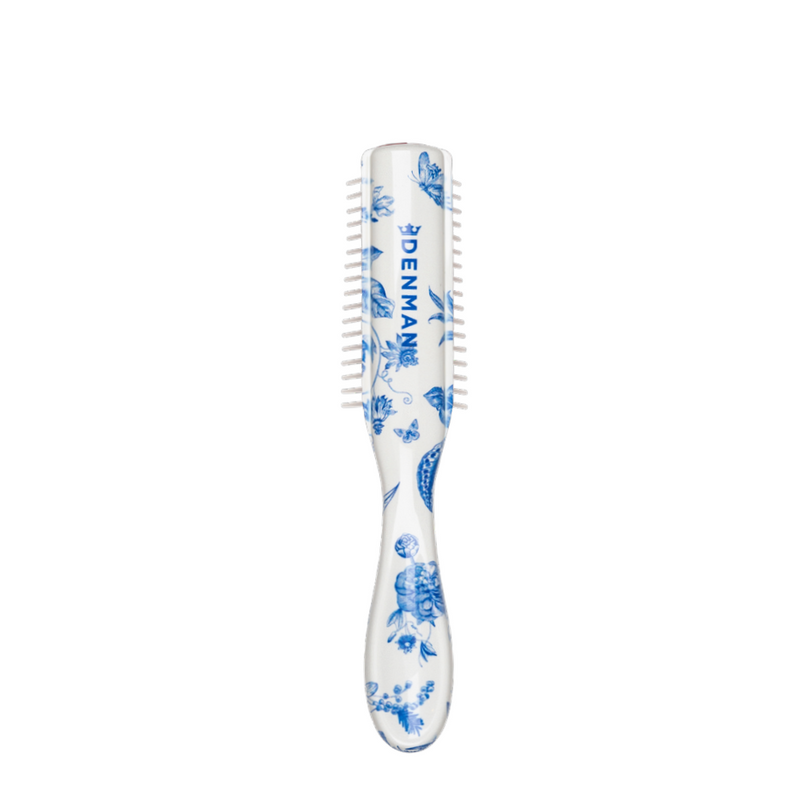 The Denman D14 Classic Mini Styler: Its compact size slips easily into a handbag or travel kit, while smooth, round-ended pins and a staggered pattern provide controlled grip without unnecessary catching.