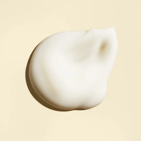 Oribe Balm d'Or Heat Styling Shield is powered by the Oribe Signature Complex (Watermelon, Lychee &amp; Edelweiss Flower Extracts) and a Bio-Restorative Complex of Plant Collagen, Caffeine, Biotin, and Niacinamide — it doesn't just protect, it actively repairs and strengthens from the inside out. 