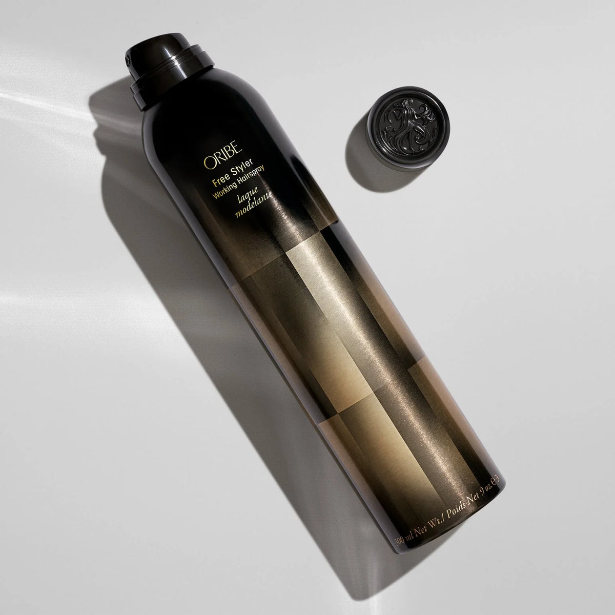 Mist over finished looks for light, brushable control with a touchable satin finish — layer it, rework it, perfect it.