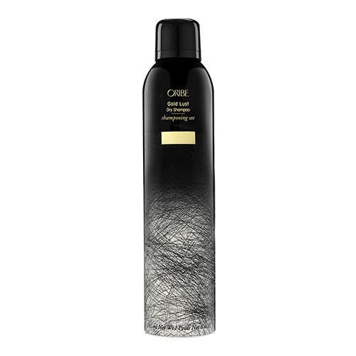 More days between washes, without compromise. The Oribe Gold Lust Dry Shampoo extends your blowout, absorbs oil and build-up, and leaves hair smelling like the iconic Oribe signature scent — thanks to fragrance-retention technology that keeps it fresh all day.
