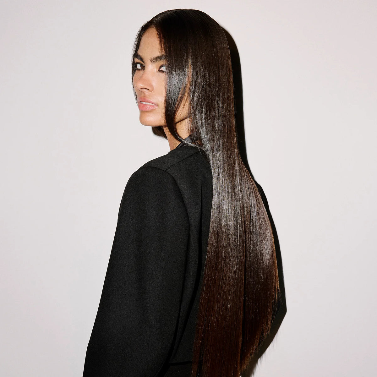 Leaves hair silky, smooth, and brilliantly luminous.