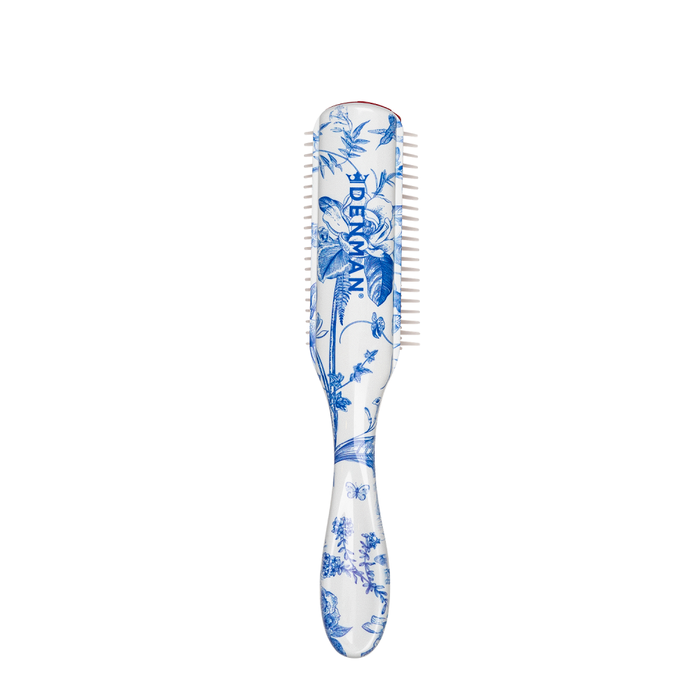 Use the Denman D3 Original Styler to detangle, shape curls, smooth hair or create a polished finish while blow-drying. The Blue Belle print adds a fresh twist to a salon classic.