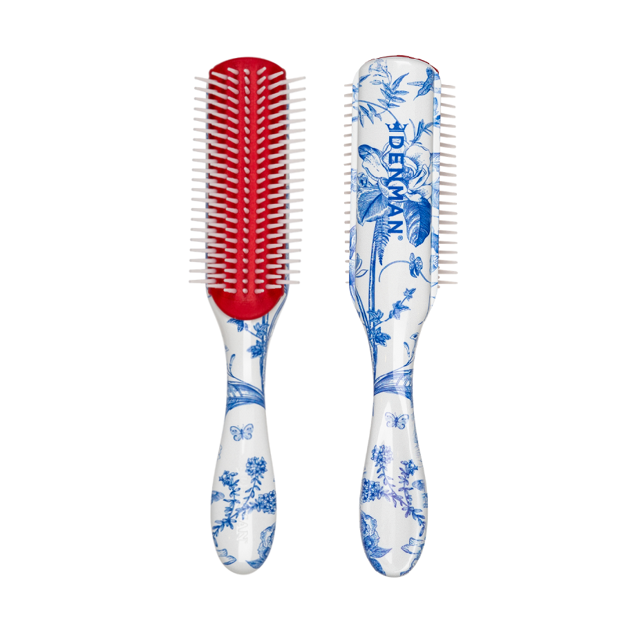 The Denman D3 Original Styler combines seven rows of smooth, round-ended pins with a staggered pattern for controlled grip and tension.