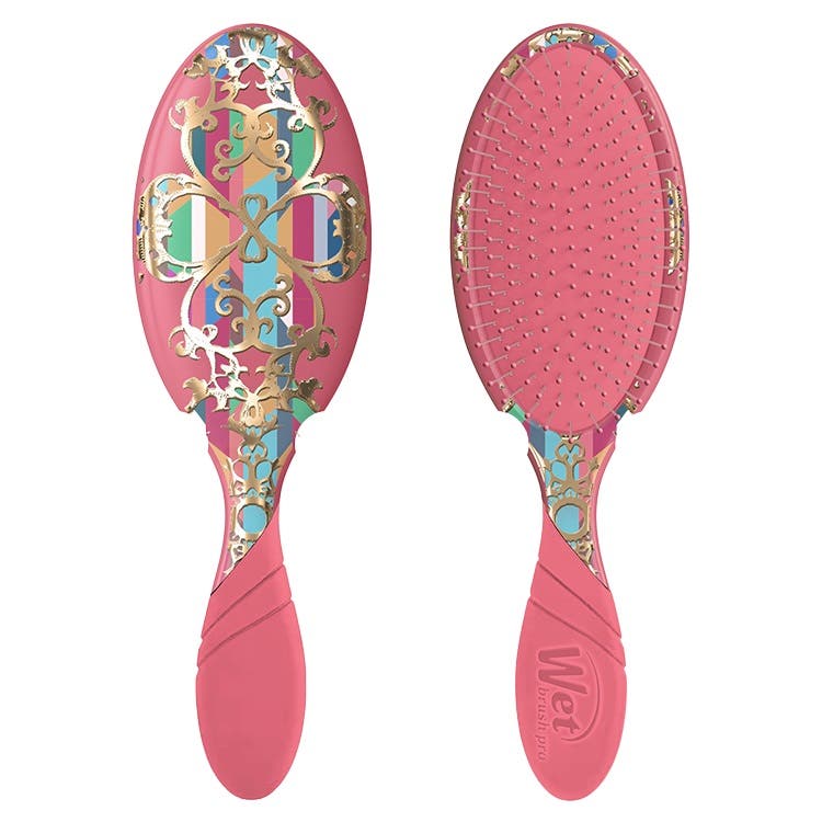 WetBrush Happy Maximalism Kit WetBrush Pro Detangler and a Pro Flex Dry Brush
