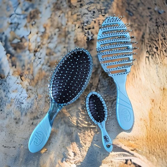 WetBrush Pro Glist Glamour Ice Drip Kit